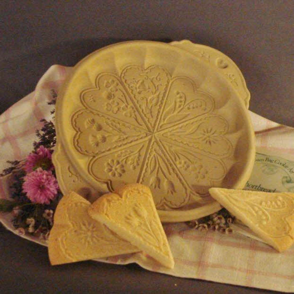Brown Bag Celtic Spring Flowers Shortbread Pan